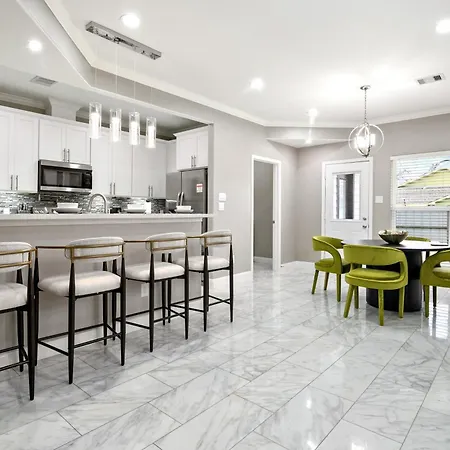 Modern Luxury Home Prime Location